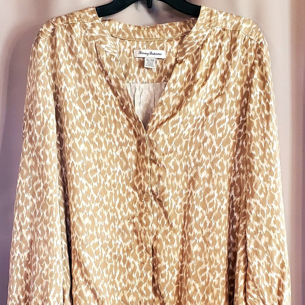 TOMMY BAHAMA (Womens-XL, Leopard Pattern, ButtonUp, Long Sleeve Shirt) Very Nice